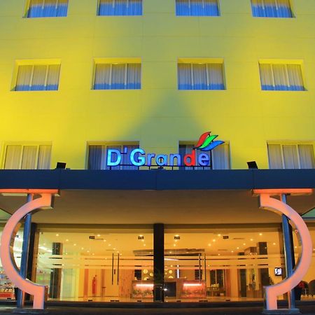 D'Grande Hotel Batam Exterior photo